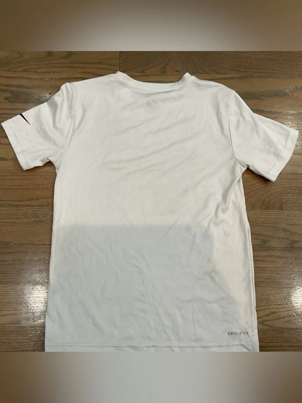 Nike Boys White Graphic Shirt Size L (12–13 Years)